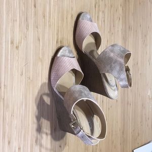 CL by Laundry wedge heel sandal